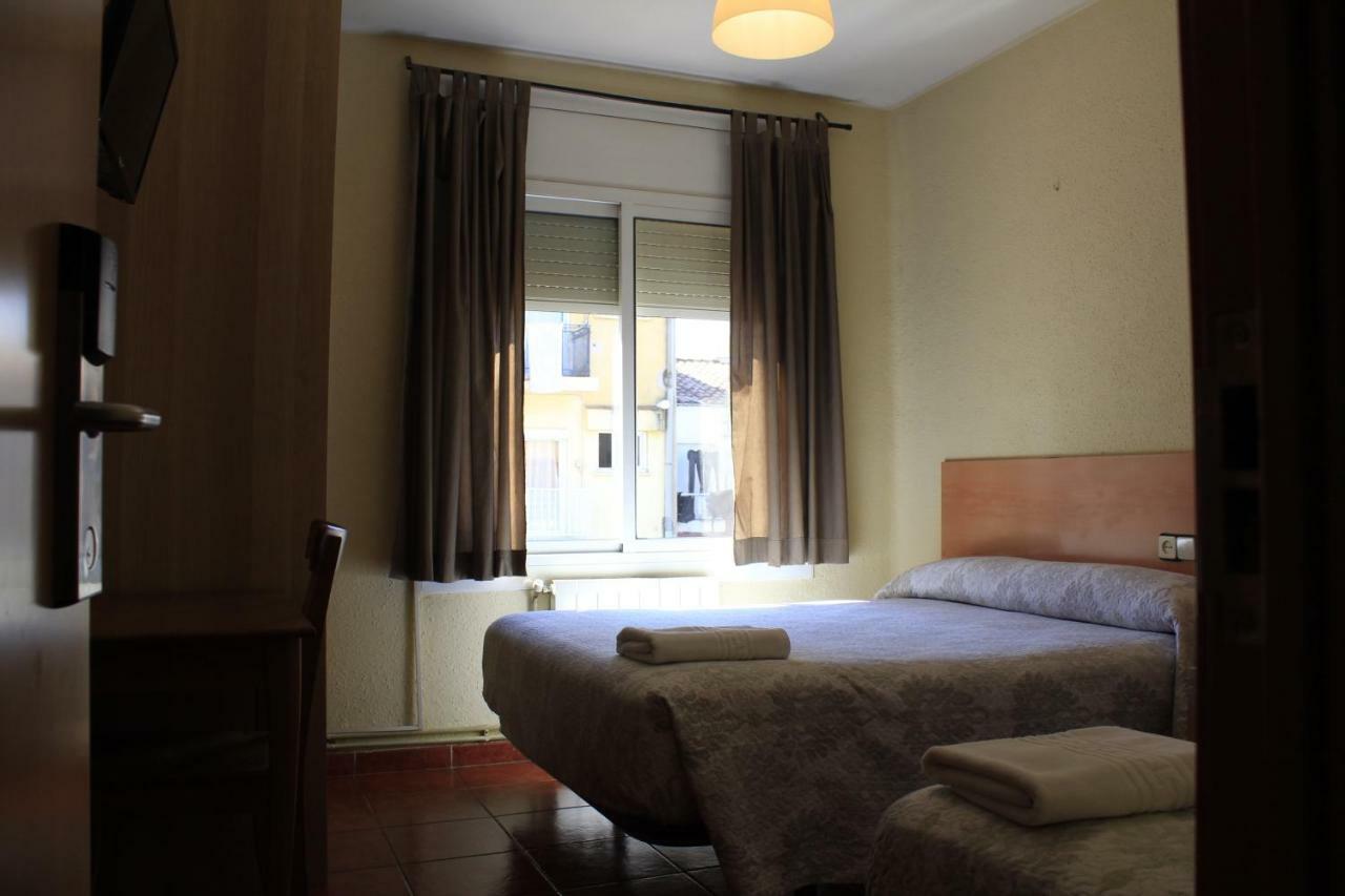 Hostal La Romanica Sabadell Exterior foto